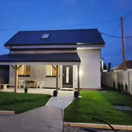 Ferienhaus Vikendovy Dom Hlboka