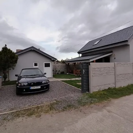 Vikendovy Dom Hlboka Prázdninový dům Dunajská Streda