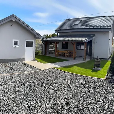 Vikendovy Dom Hlboka Semesterbostad Dunajská Streda