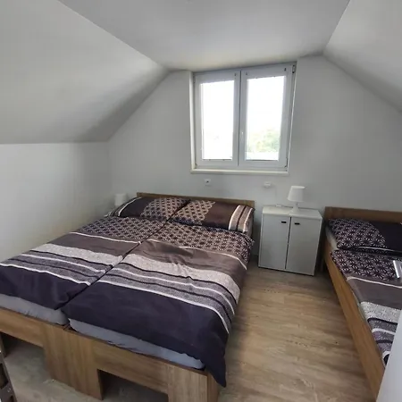 Víkendový Dom Hlboká *