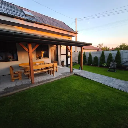 Semesterbostad Vikendovy Dom Hlboka *