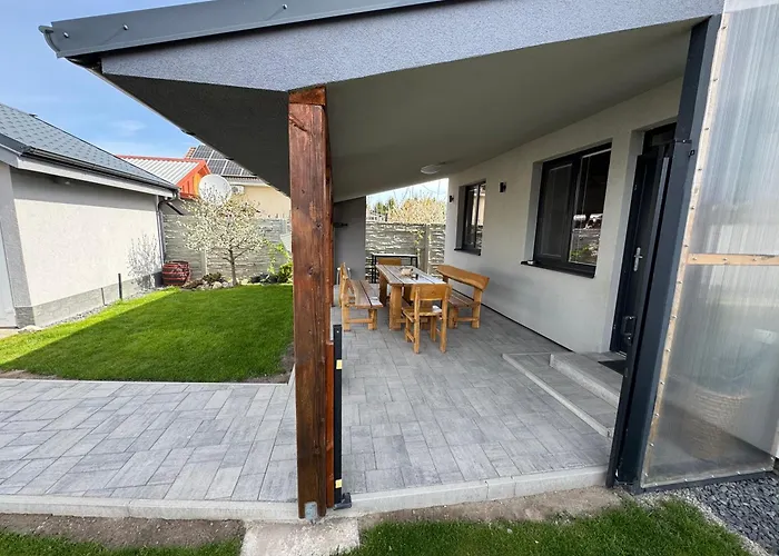 Vikendovy Dom Hlboka * Dunajská Streda