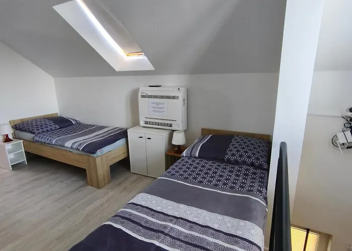 Vikendovy Dom Hlboka * Dunajská Streda