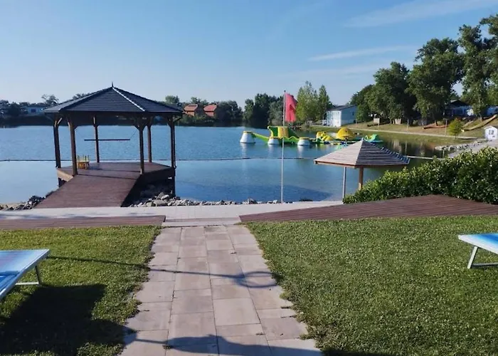 Semesterbostad Vikendovy Dom Hlboka Dunajská Streda